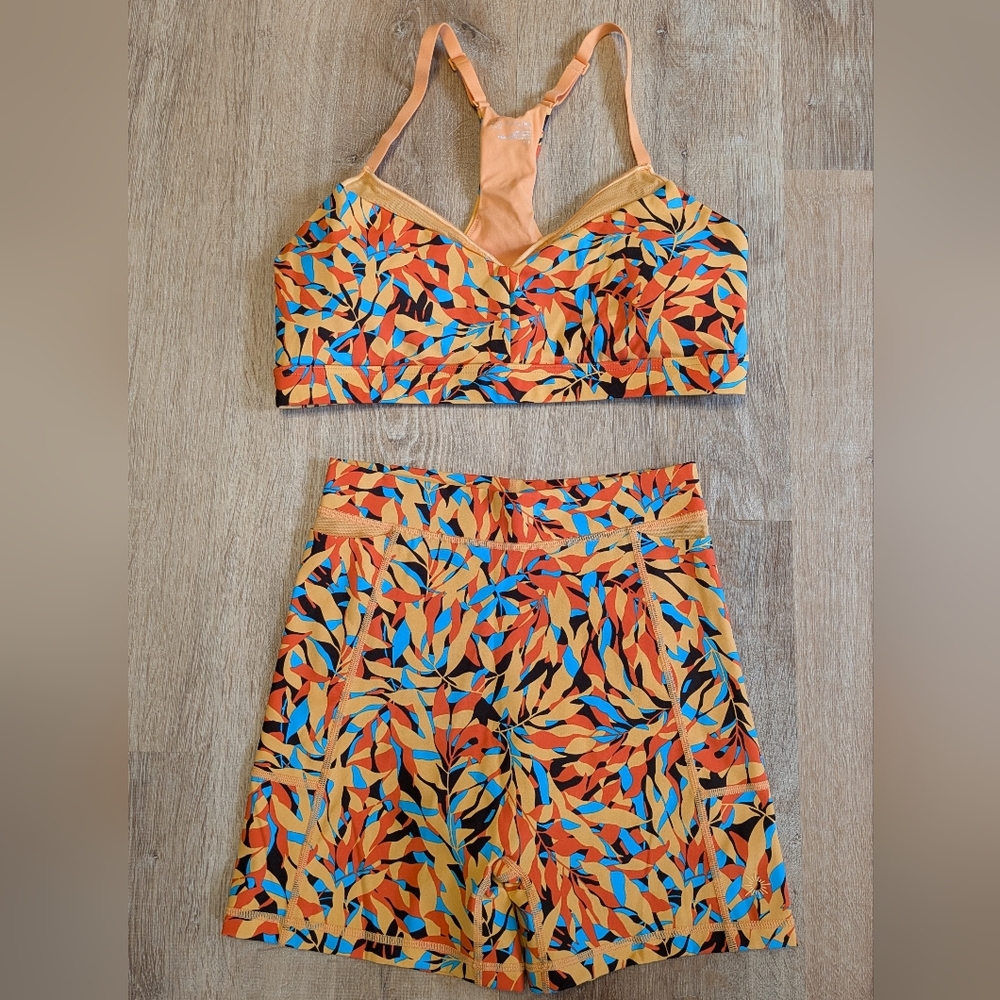 Aerie Offline Goals 4" Bike Short With Pockets & Matching V Neck Sports Bra